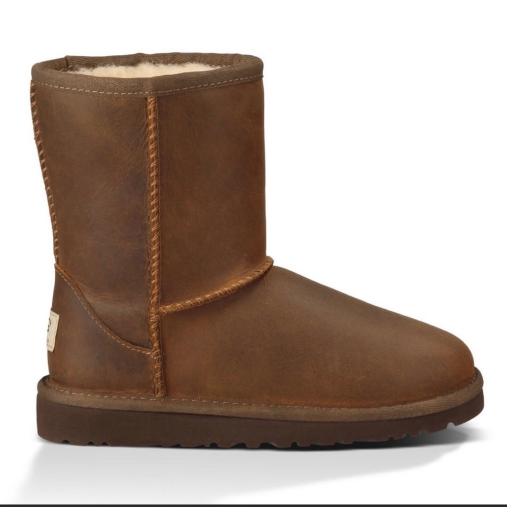 UGG classic short leather boots in chestnut